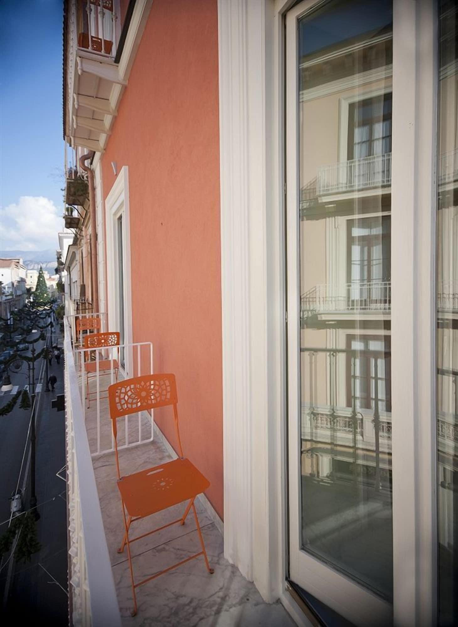 Palazzo Tasso Bed & Breakfast Соренто Екстериор снимка