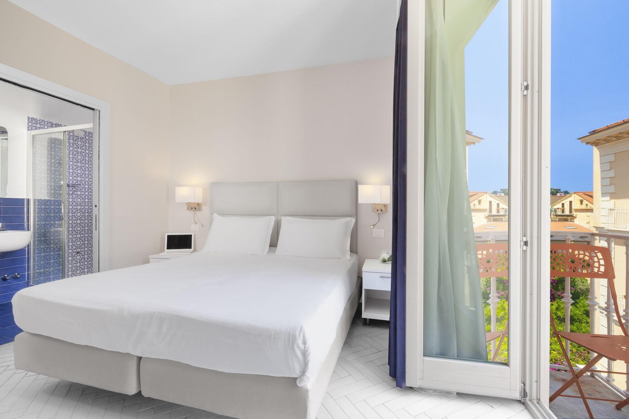 Palazzo Tasso Bed & Breakfast Соренто Екстериор снимка
