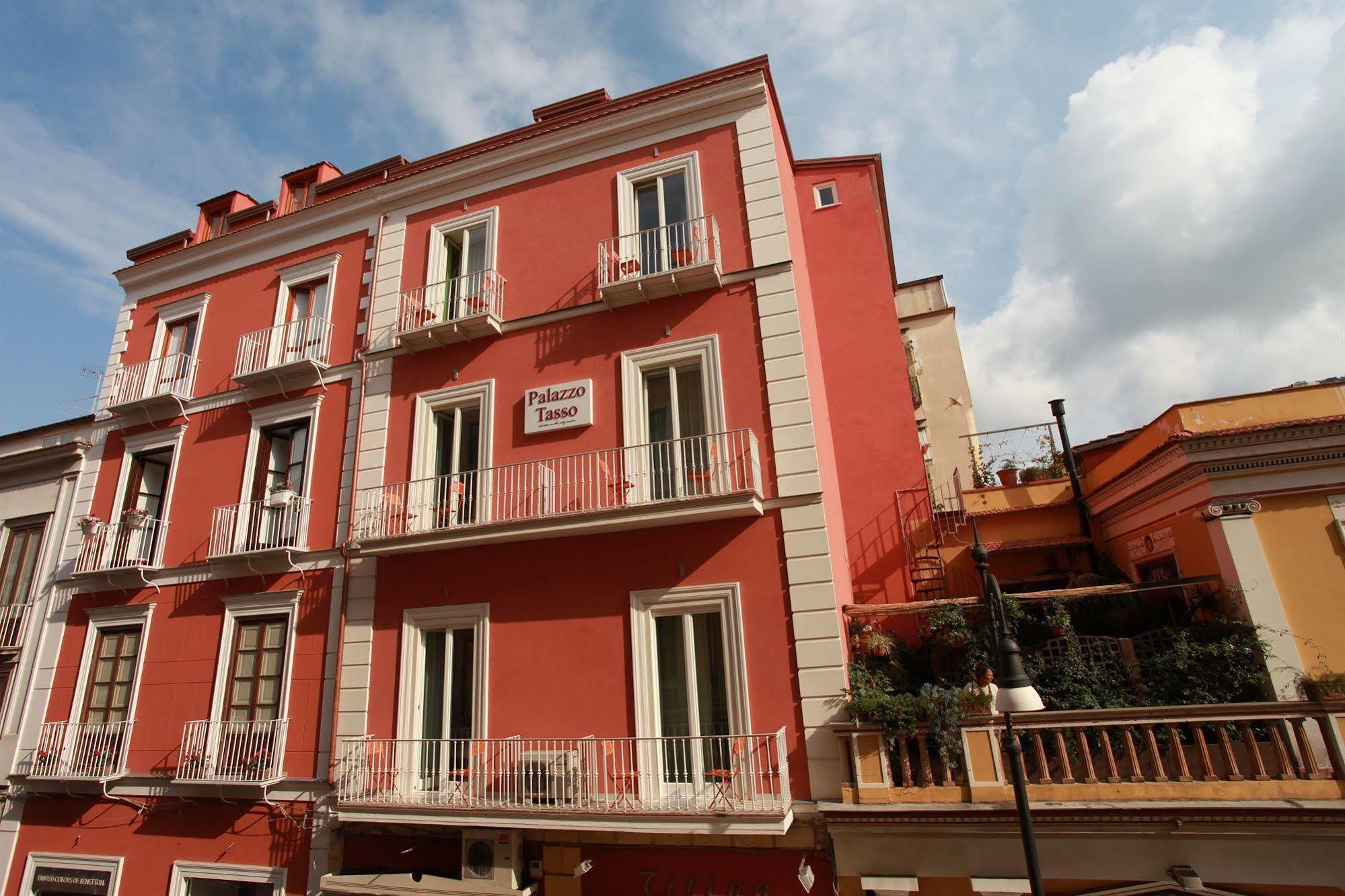 Palazzo Tasso Bed & Breakfast Соренто Екстериор снимка